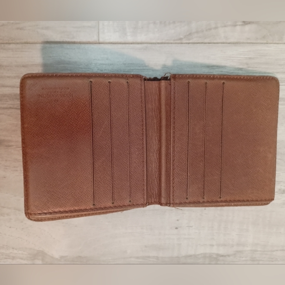 LOUIS VUITTON Monogram Wallet Bi-fold Billets 6 Credit - Picture 6 of 10